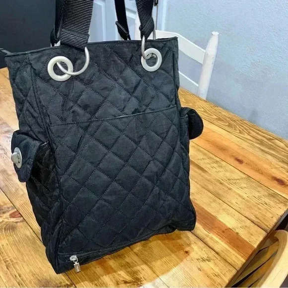 Baggallini quilted Florence tote organization galore! Pockets everywhere. Black - Picture 6 of 16